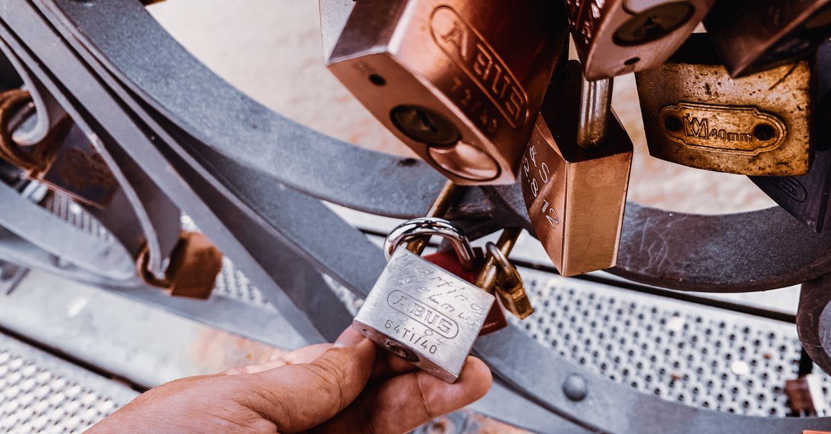 key maker professional — Georgetown Locksmiths